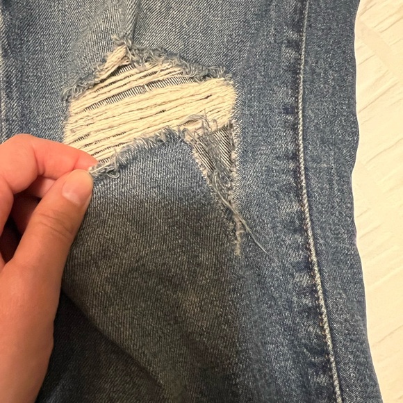 SOLD Madewell The Perfect Vintage Crop Jean with Knee Rips - Size 27P - Picture 10 of 13